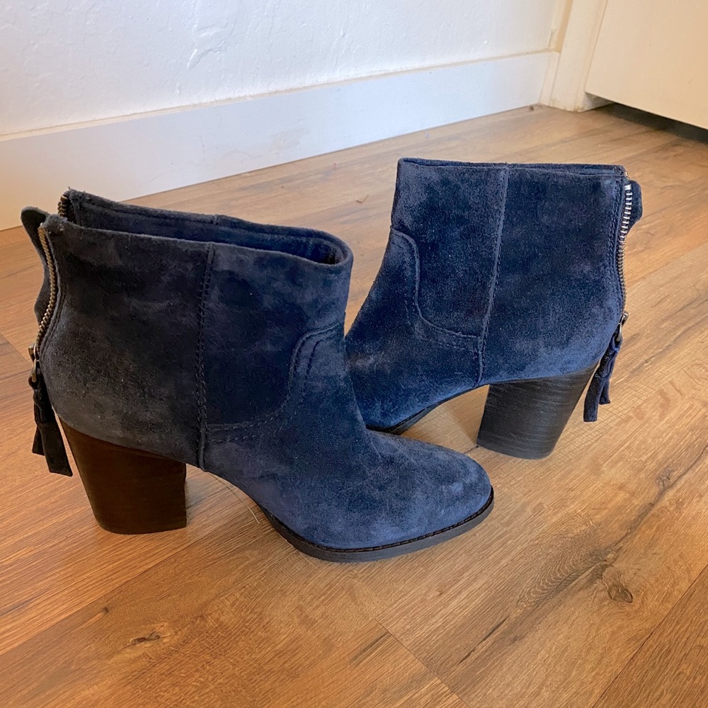 Splendid navy ankle booties